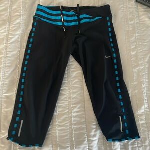 Nike Dry fit cropped work out paints